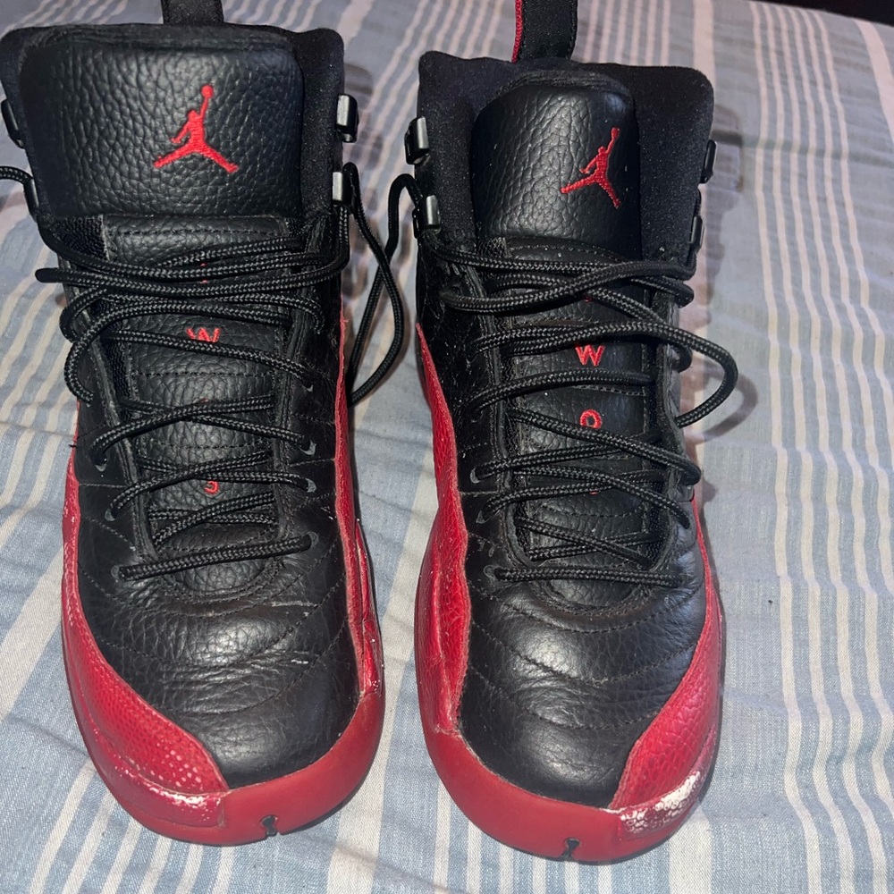 JORDAN 12  'FLU GAME'